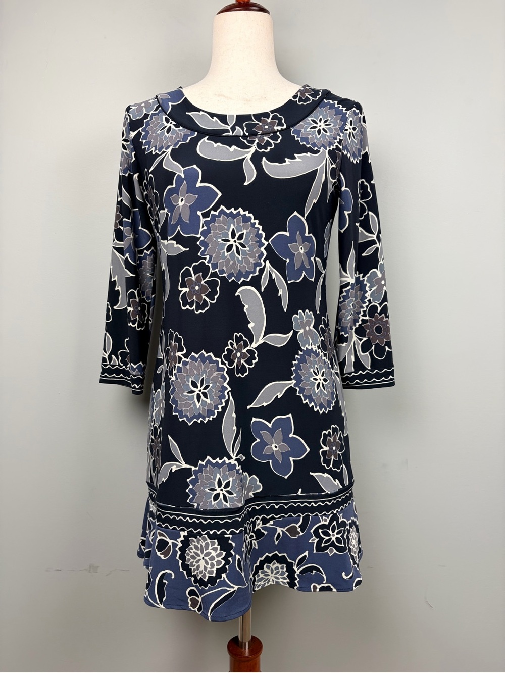 Nine‎ West Dress Womens 4 Blue Floral Shift Ruffle Hem 3/4 Sleeve Stretch